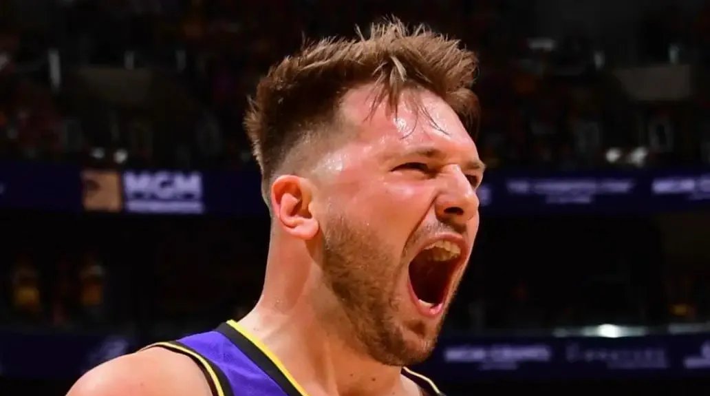 九游体育关于领先优势明显引发热议！，东契奇在阿森纳比赛中爆冷赛场气氛高涨的信息