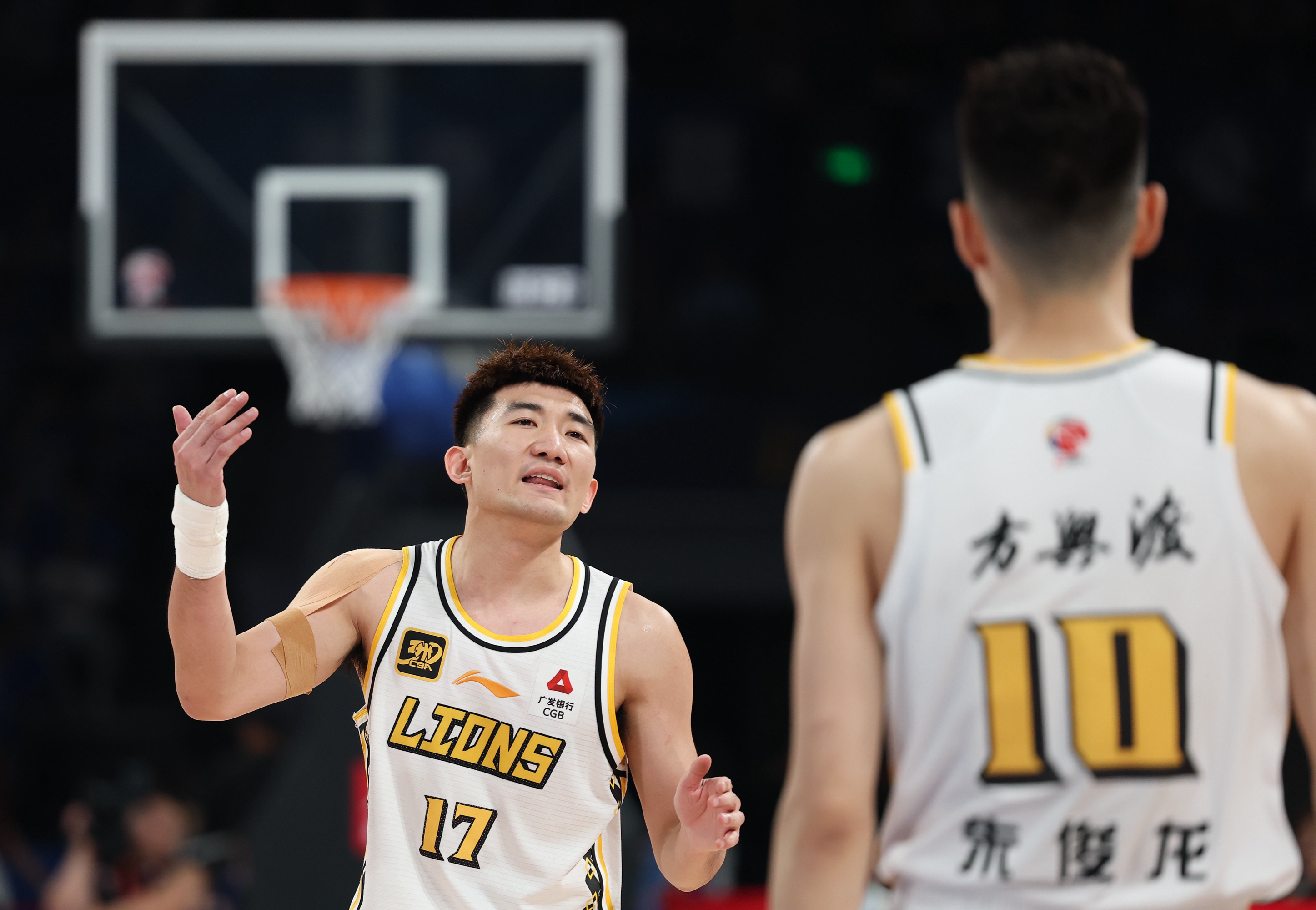 九游包含CBA季后赛关键时刻再迎强敌,浙江队调整名单,主帅态度——话题不断,临场指挥获称赞的词条